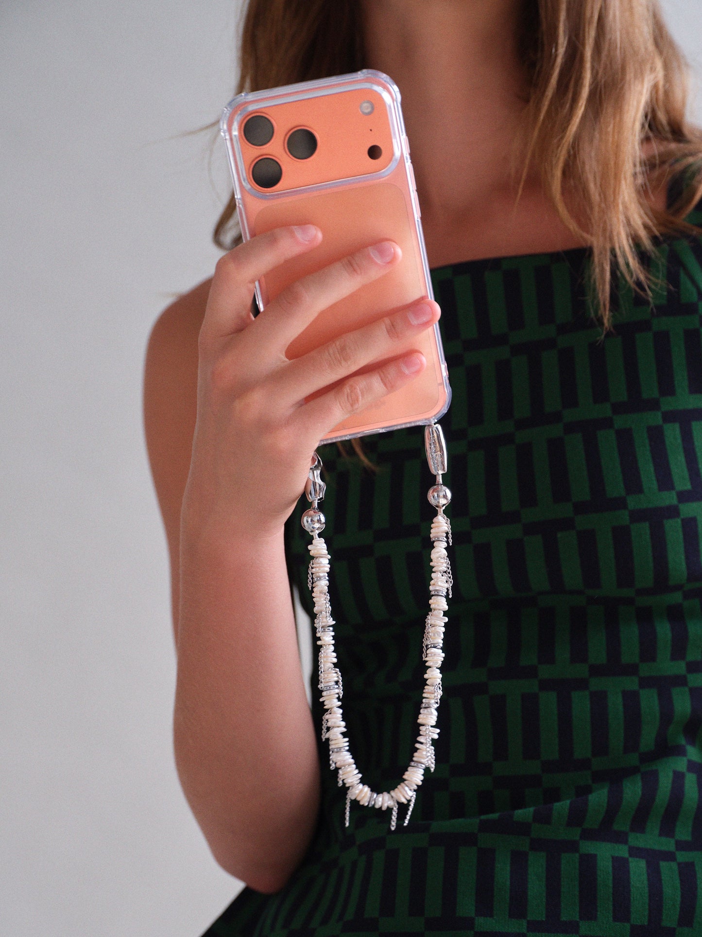 Mother of Pearl / Rhodium